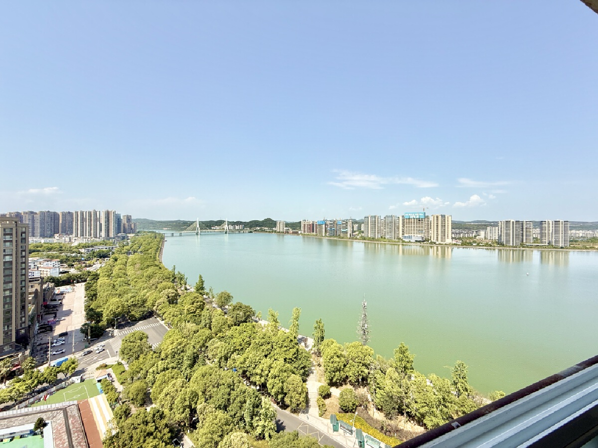 博雅海润广场，3室2厅2卫，114.05㎡，精装，售价95万 二手房